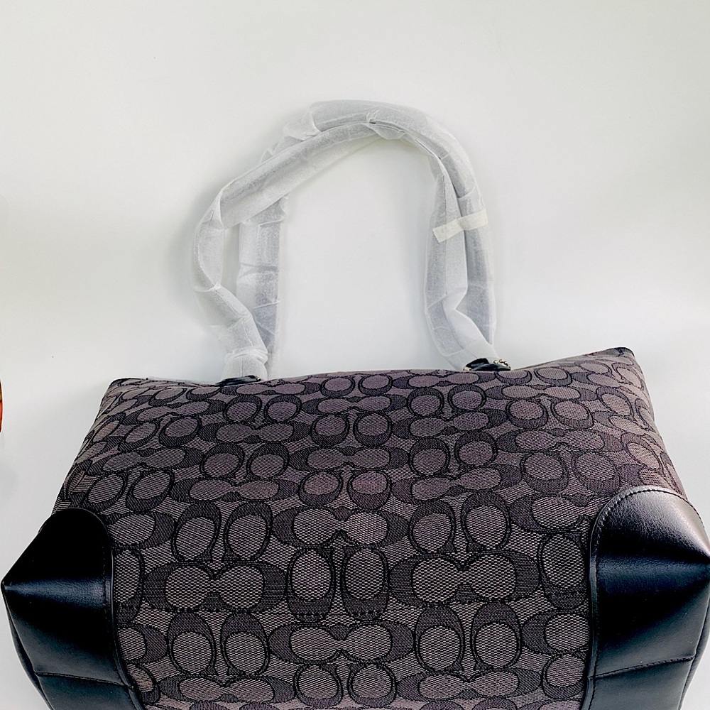 Coach Tote In Signature Jacquard Smoke/Black. - Picture 2 of 9